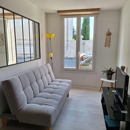 Joli T2 Renove Bord Plan D'Eau Apartment Saint-Jean-d'Angely Exterior photo